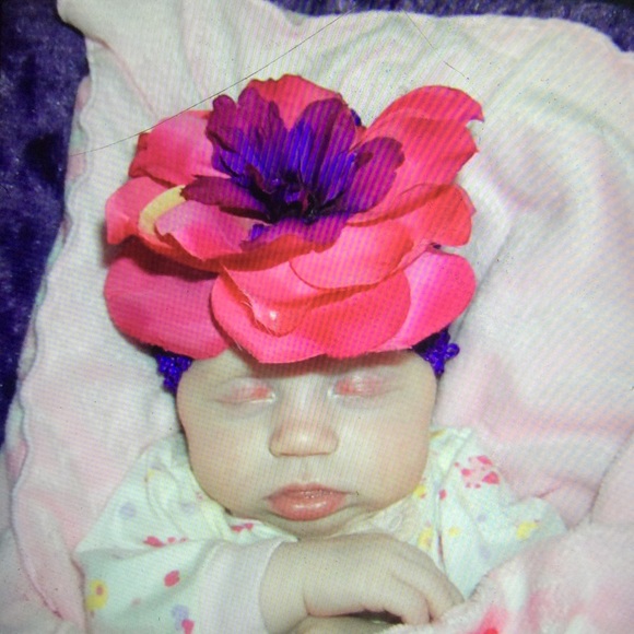 Meet your friendly Poshaholic, Jennah 😊🌺🌈🦋💖🌞 - Picture 6 of 16